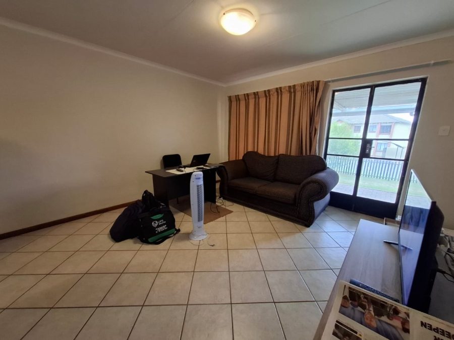 2 Bedroom Property for Sale in Hillside Free State